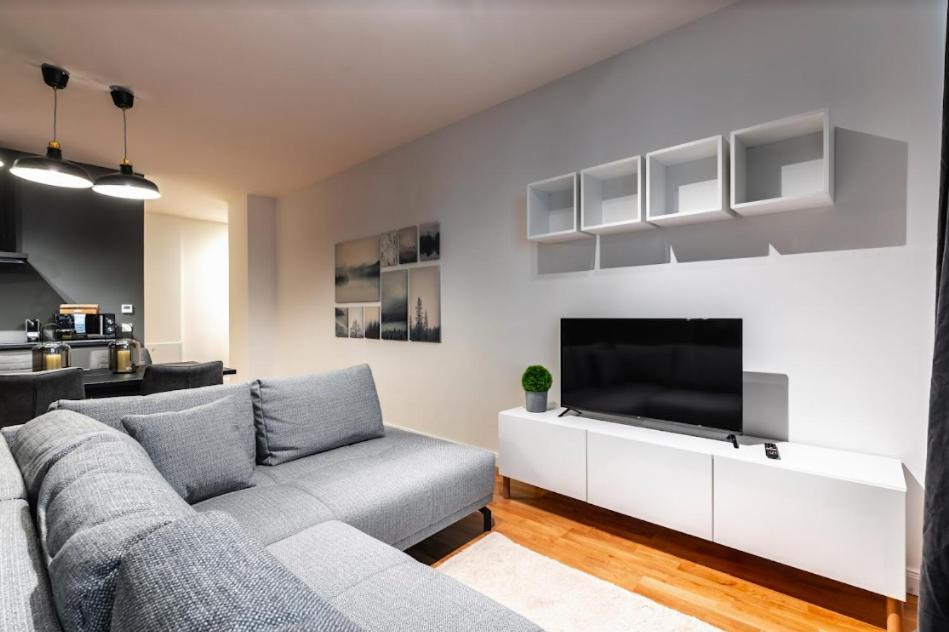 Authentic Apartment Next To Schwedenplatz Vienna Exterior photo